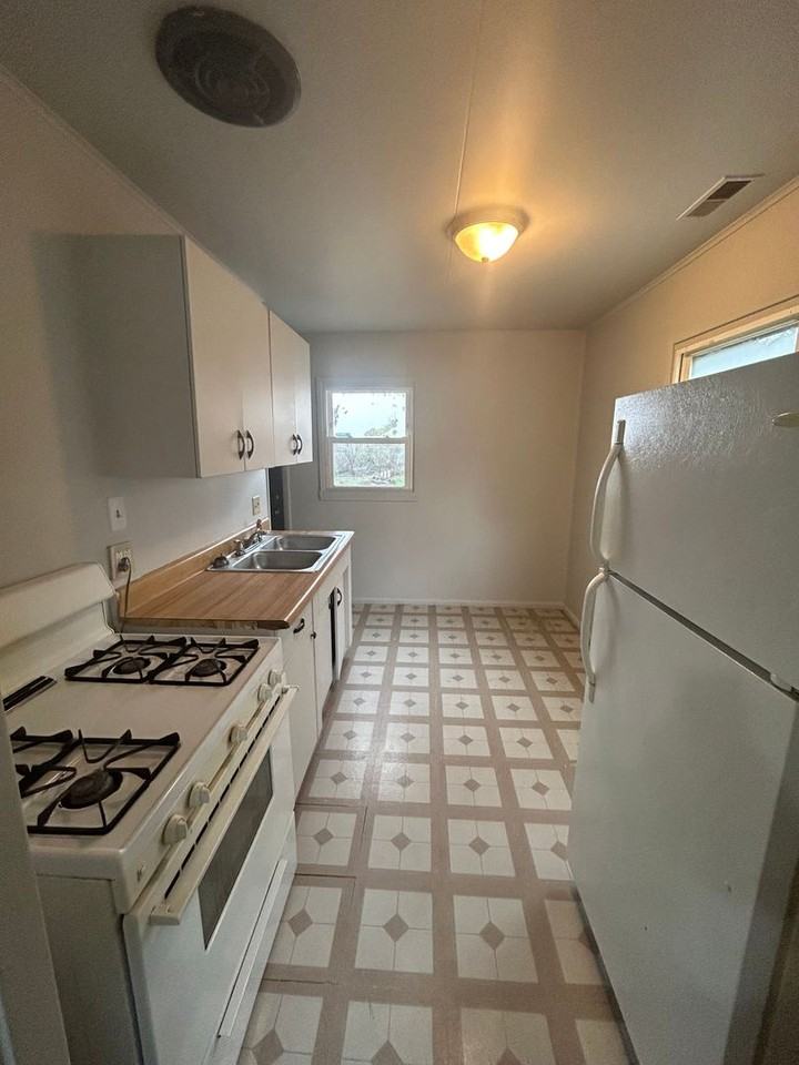 5217 Bowser Ave - Photo 3 of 6