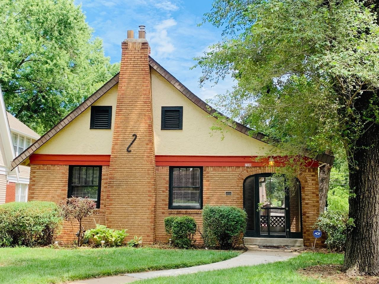 7349 Walnut St - Photo 2 of 32