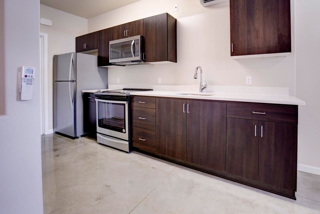 00371743 - Photo 6 of 7