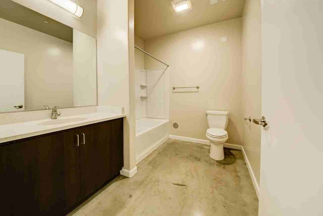 00371743 - Photo 7 of 7