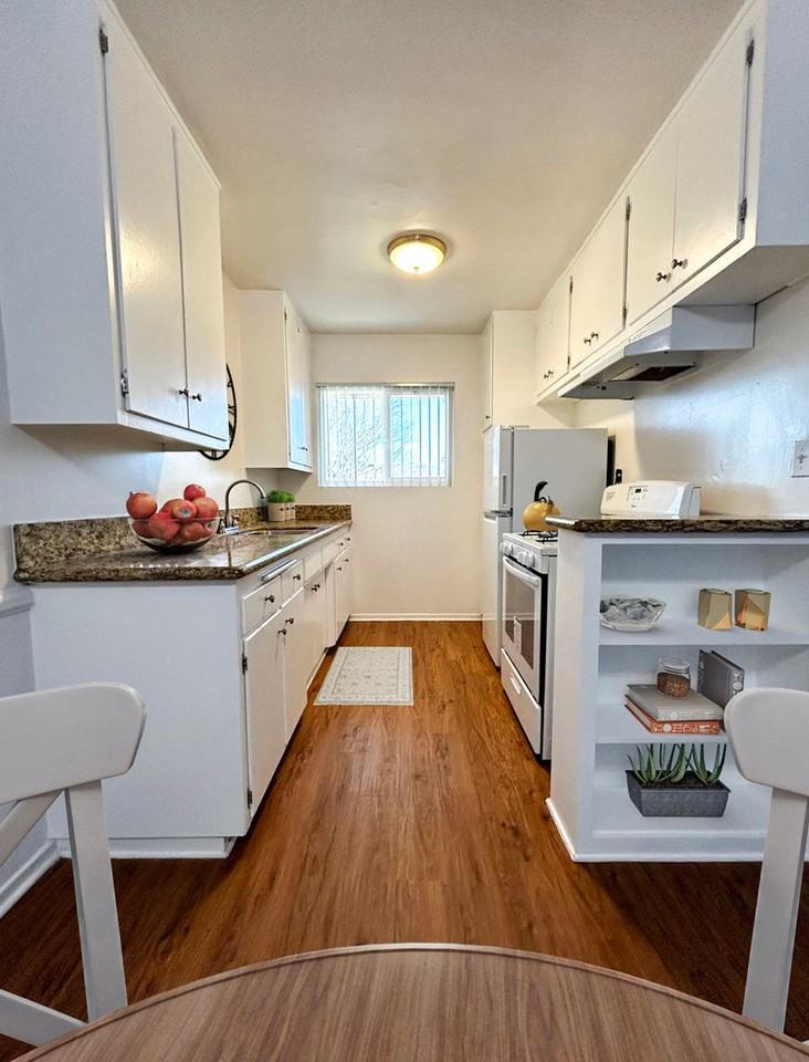 CHESTER - Photo 2 of 8