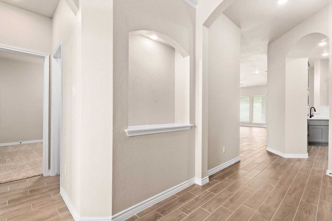 1845 Meadow Crest Dr - Photo 2 of 30