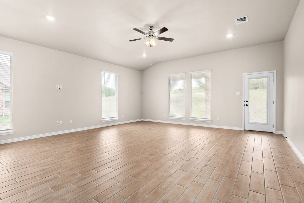 1845 Meadow Crest Dr - Photo 3 of 30