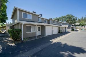 featured image of 10 S Miner St