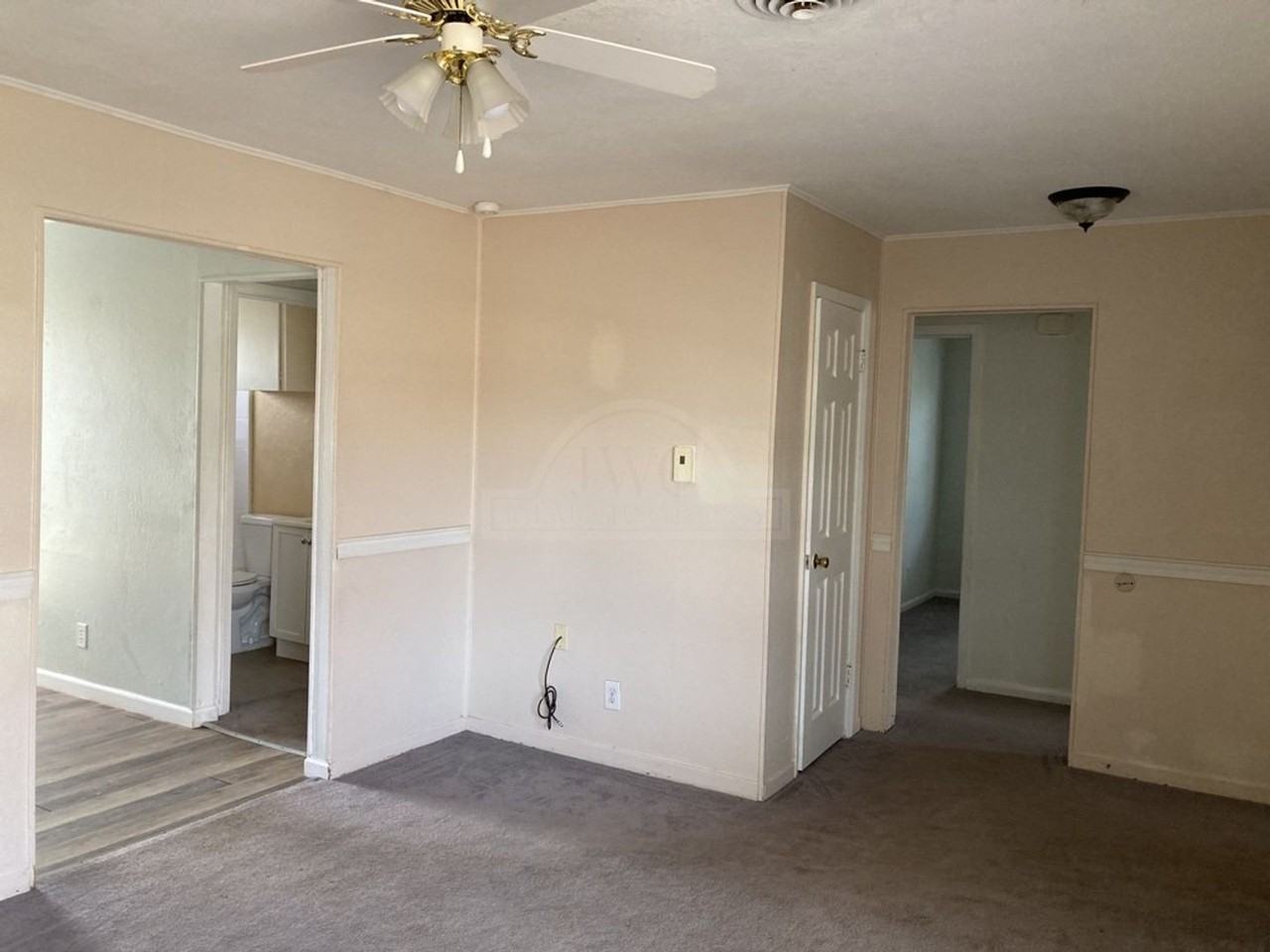 303 Ridge St - Photo 3 of 18