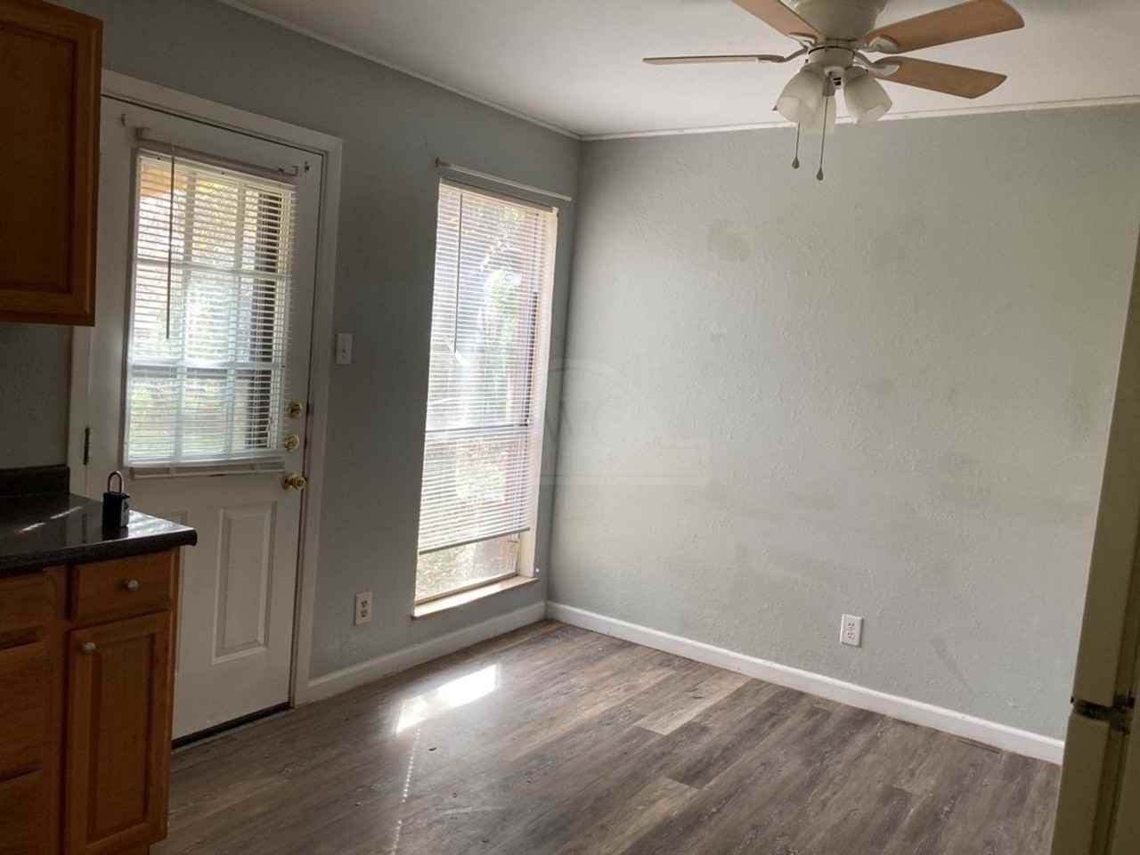 303 Ridge St - Photo 5 of 18