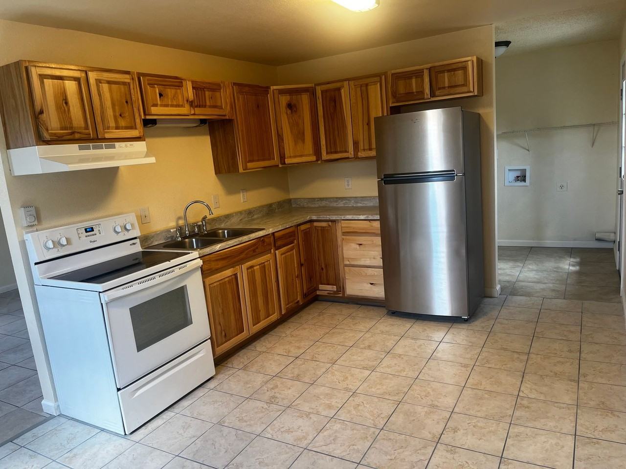 1066 Williams St - Photo 2 of 12