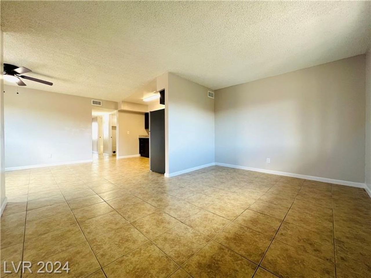 2920 Siki Ct #C - Photo 3 of 10