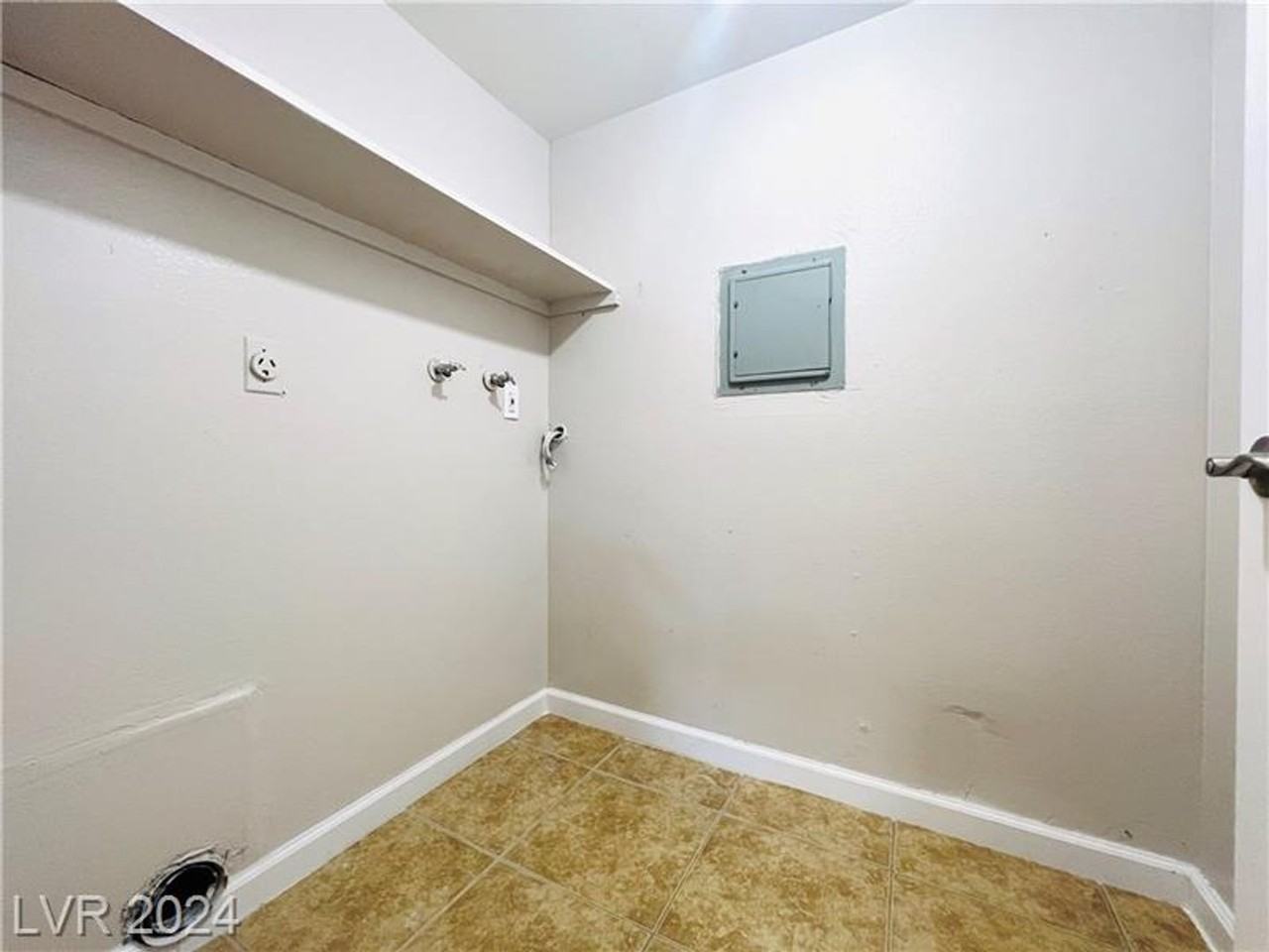 2920 Siki Ct #C - Photo 7 of 10