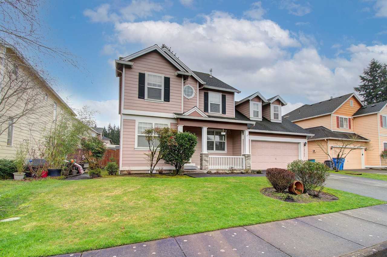 18705 Se 23rd St - Photo 2 of 37