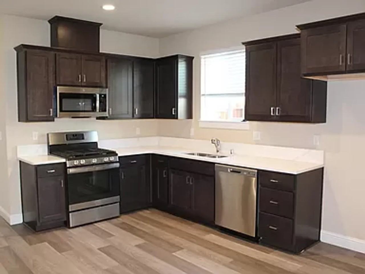 885 Congaree Ln - Photo 2 of 12