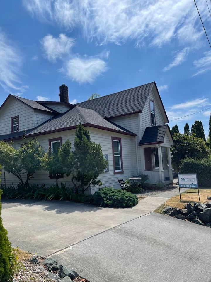 815 25th St - Photo 2 of 18