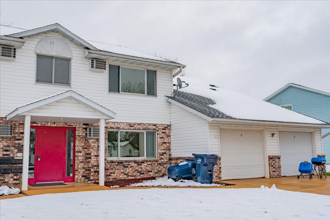 604 School St - Photo 2 of 18