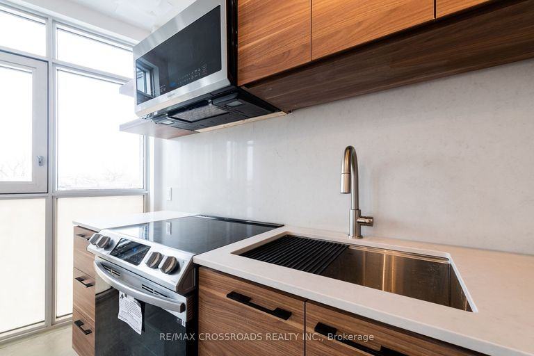 3333 Dundas St W #3A - Photo 2 of 11