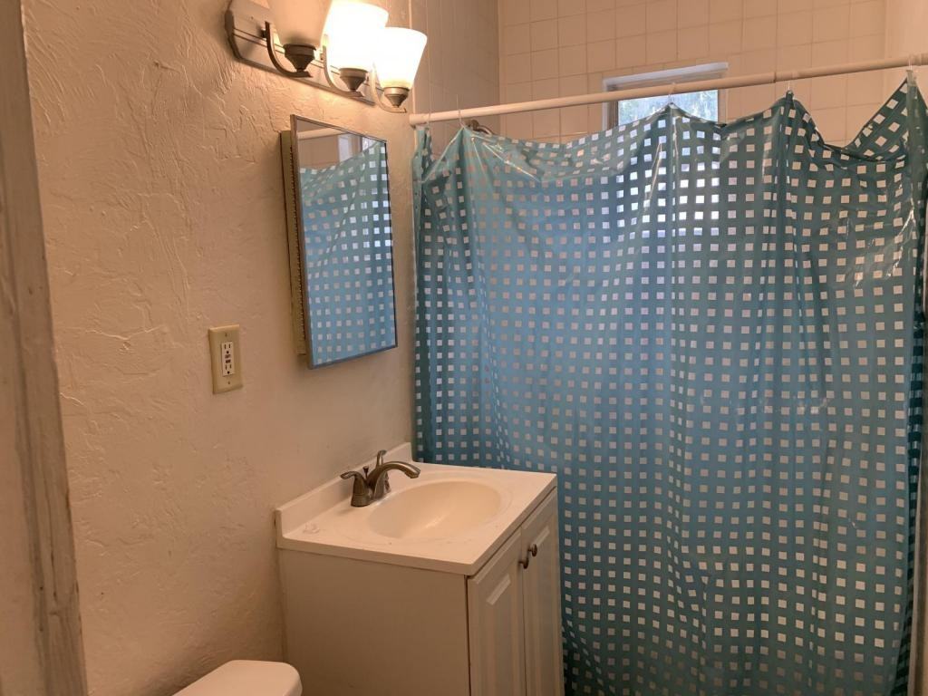 1115 Mango Street - Photo 2 of 3