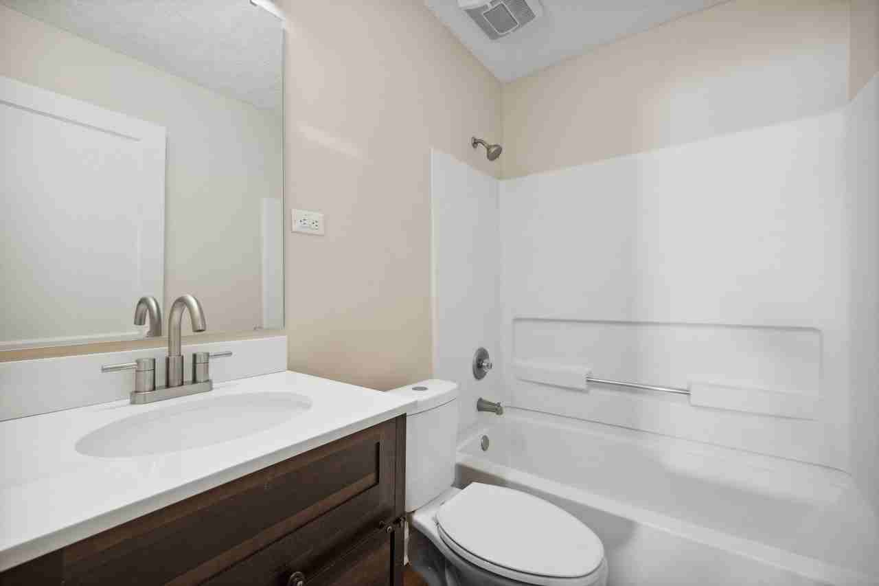 607 Glenville Ave - Photo 3 of 20