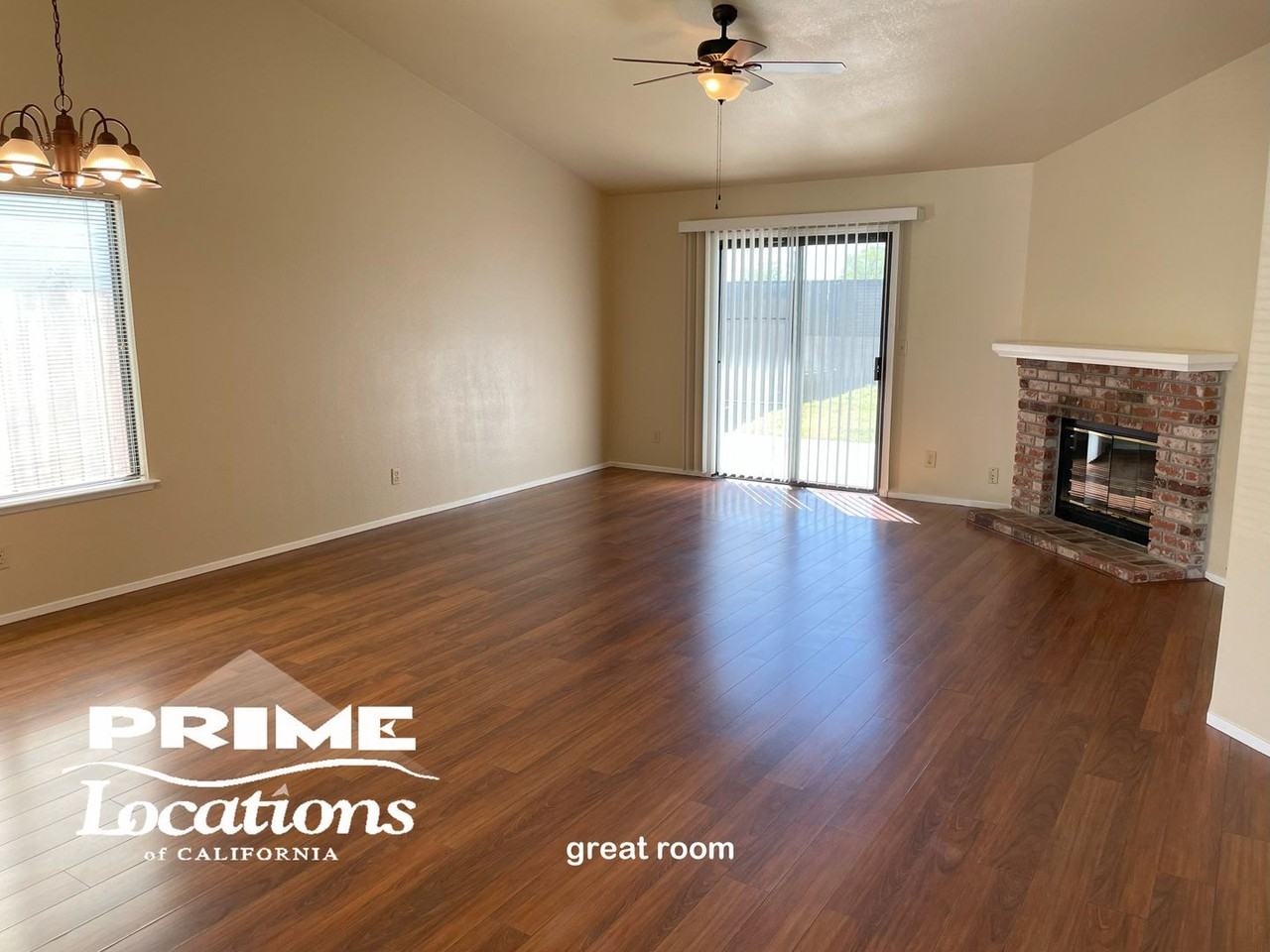 824 Portside Cir - Photo 2 of 5