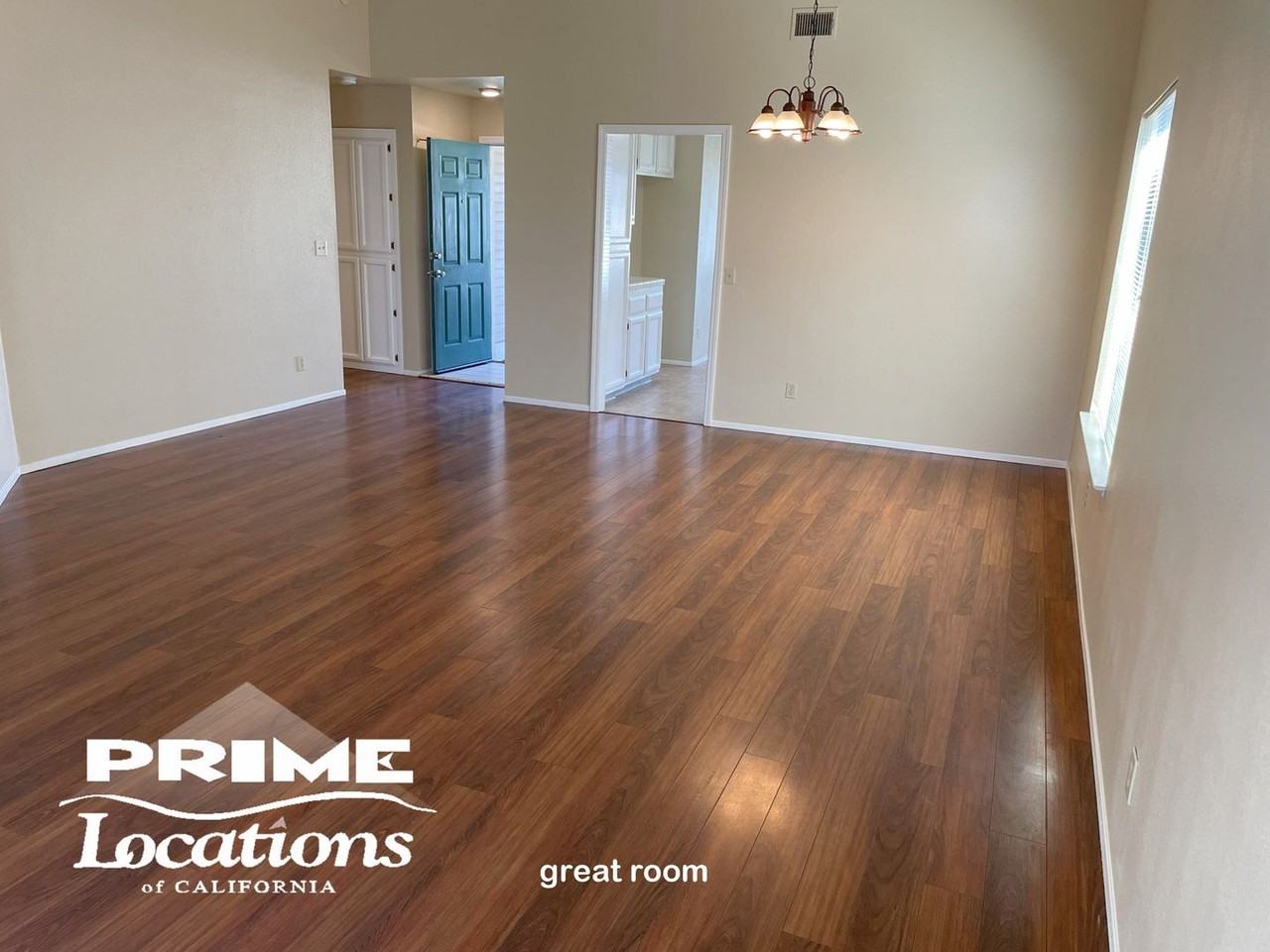 824 Portside Cir - Photo 3 of 5