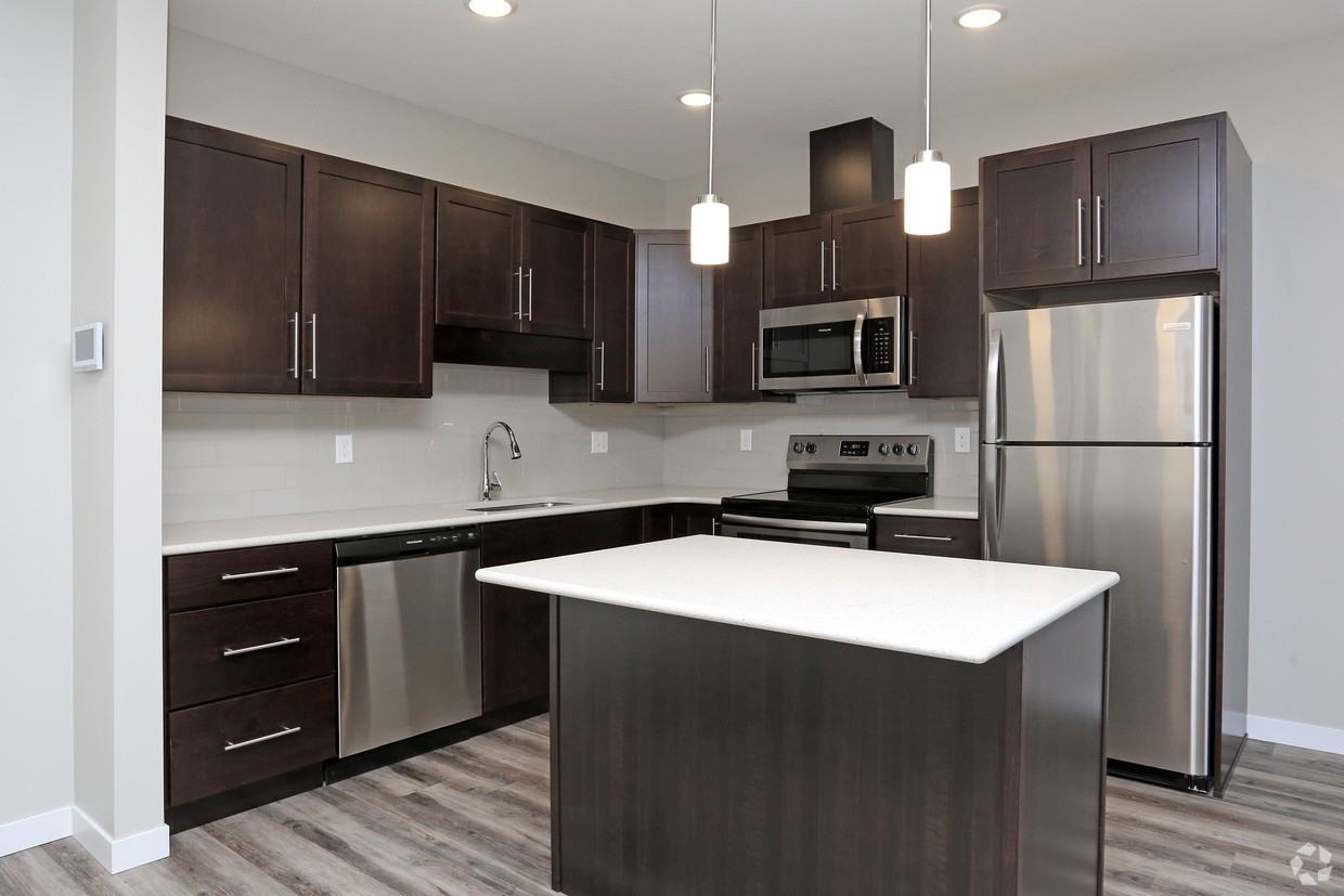 320 North - Photo 4 of 9