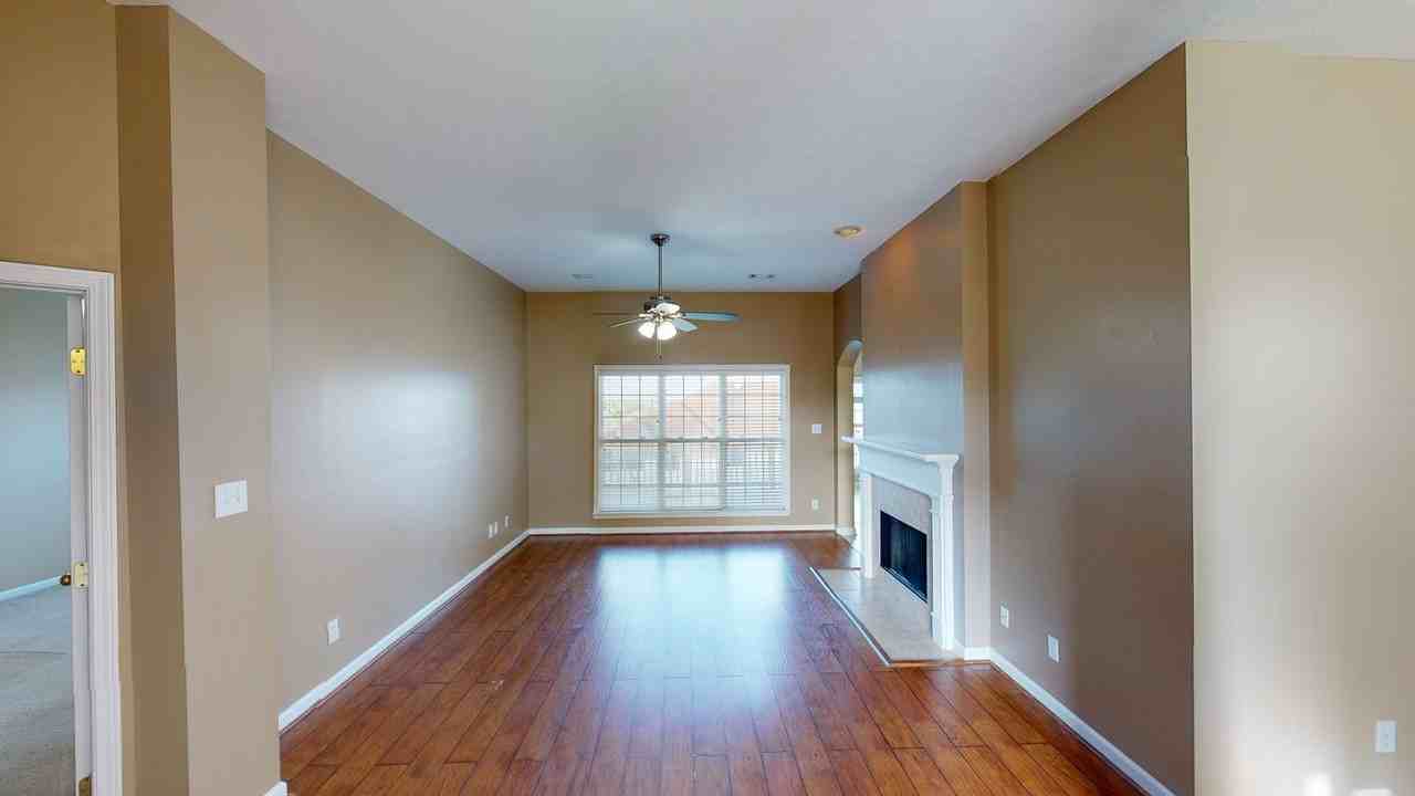 615 Castle Brook Dr - Photo 3 of 34