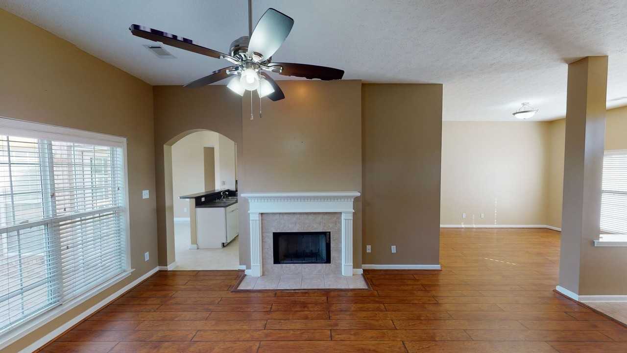 615 Castle Brook Dr - Photo 5 of 34