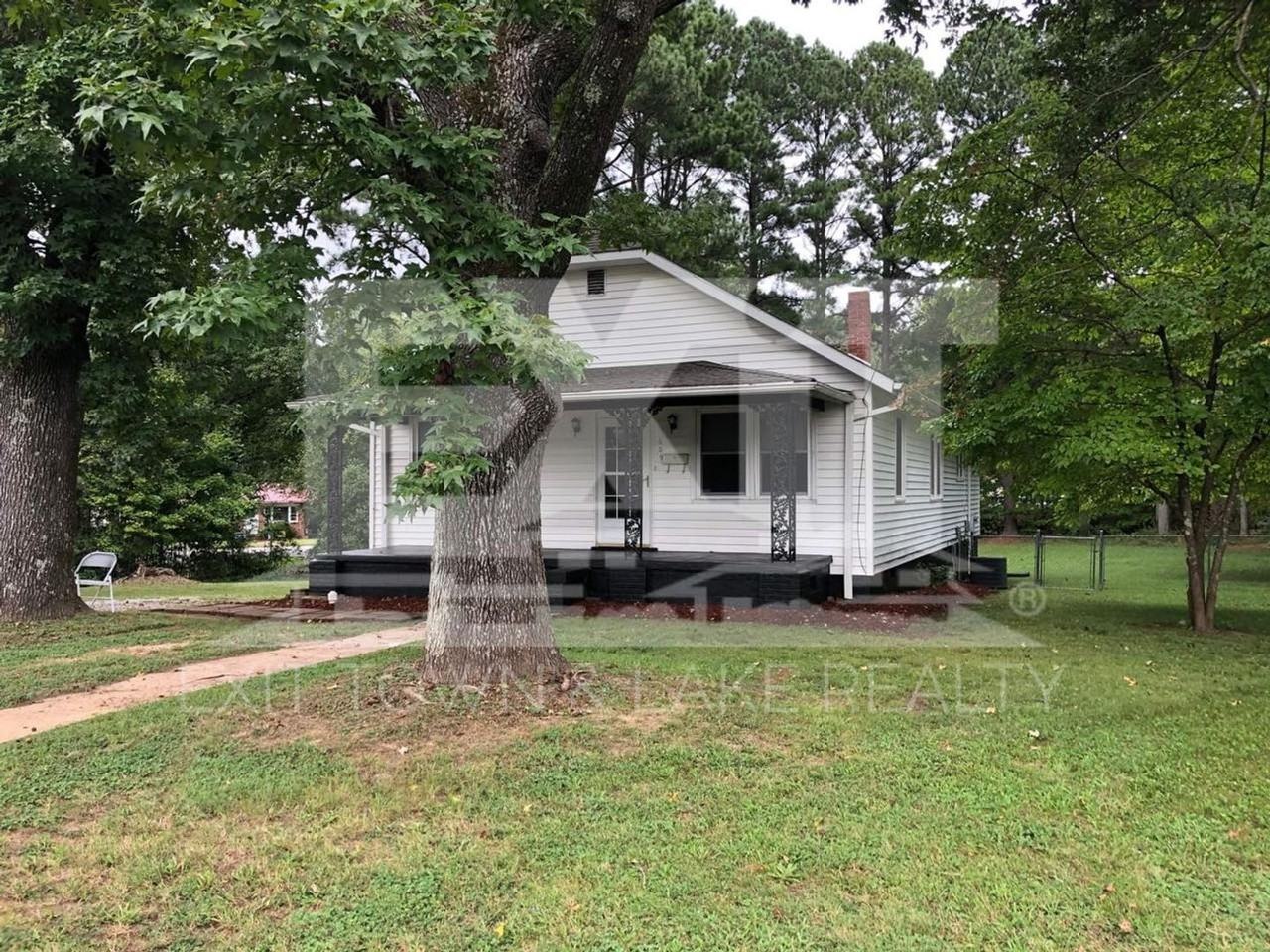 609 Windsor St - Photo 3 of 3