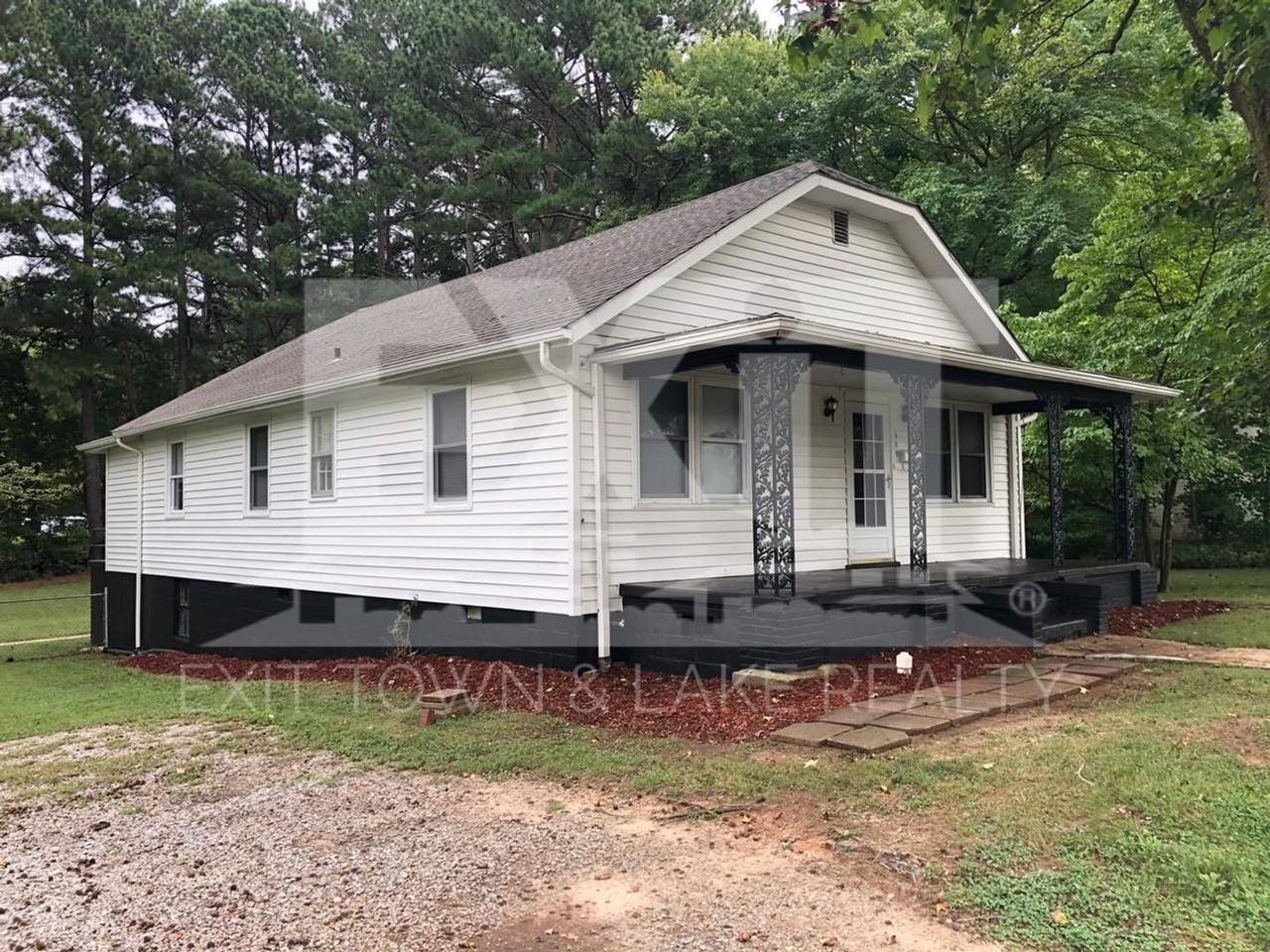 609 Windsor St - Photo 2 of 3