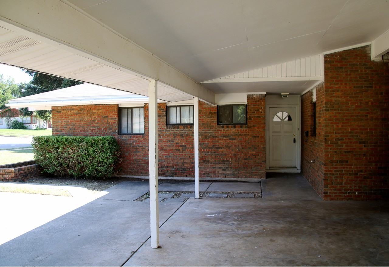 3708 Slade Blvd - Photo 2 of 14