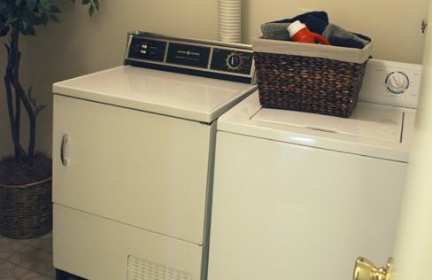 Plaza Apartments - Photo 2 of 17