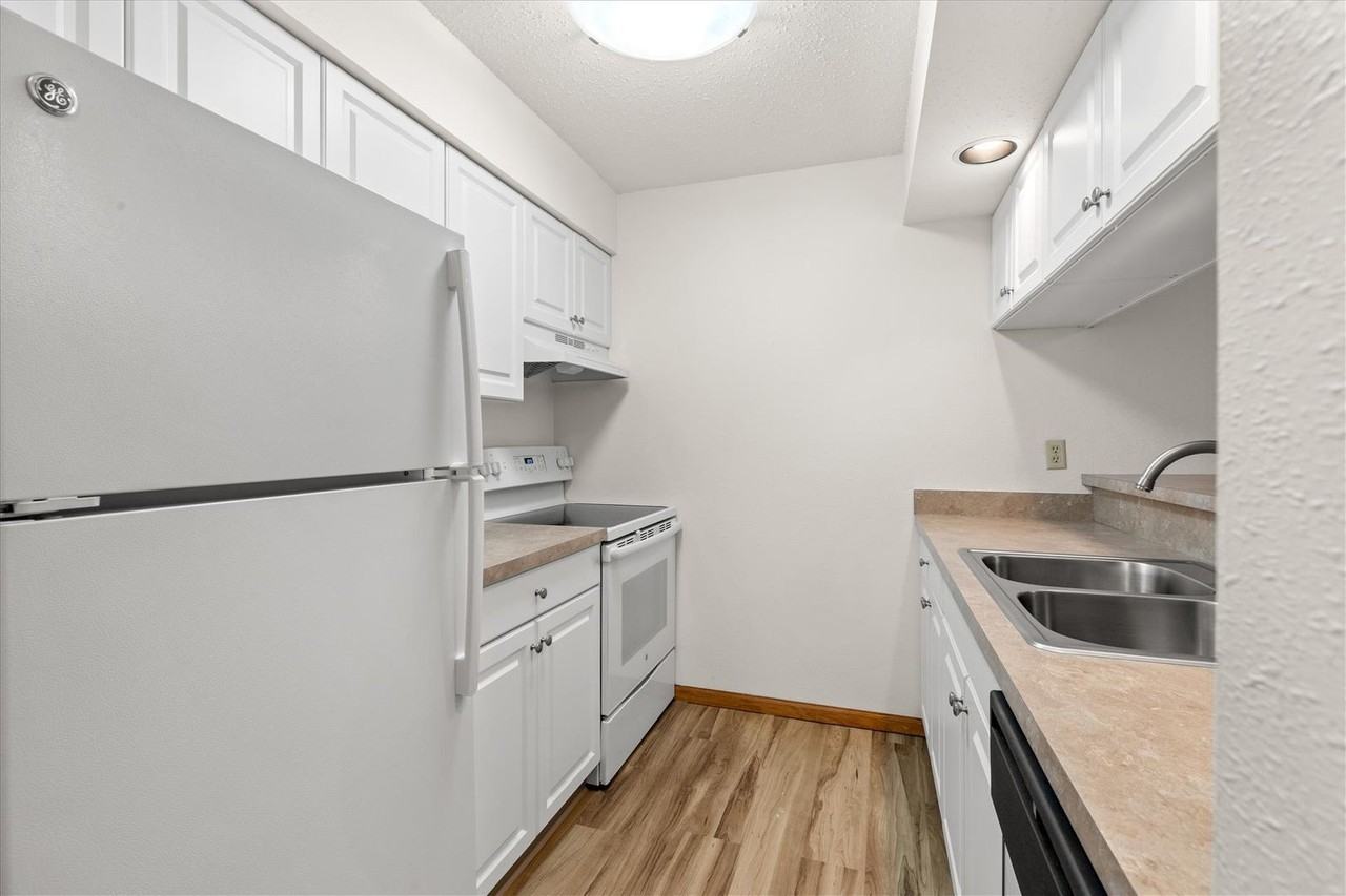 Maple Grove Associates, LLP - Photo 4 of 17