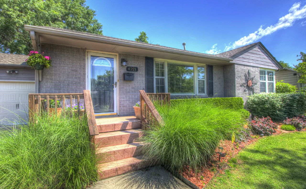 4221 E 25th Pl - Photo 2 of 20