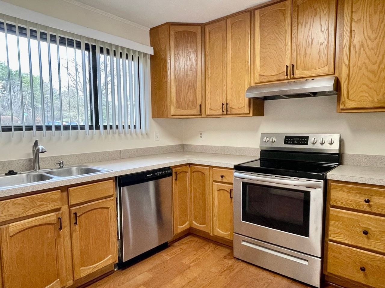 15279 Forest Grove Dr - Photo 2 of 19