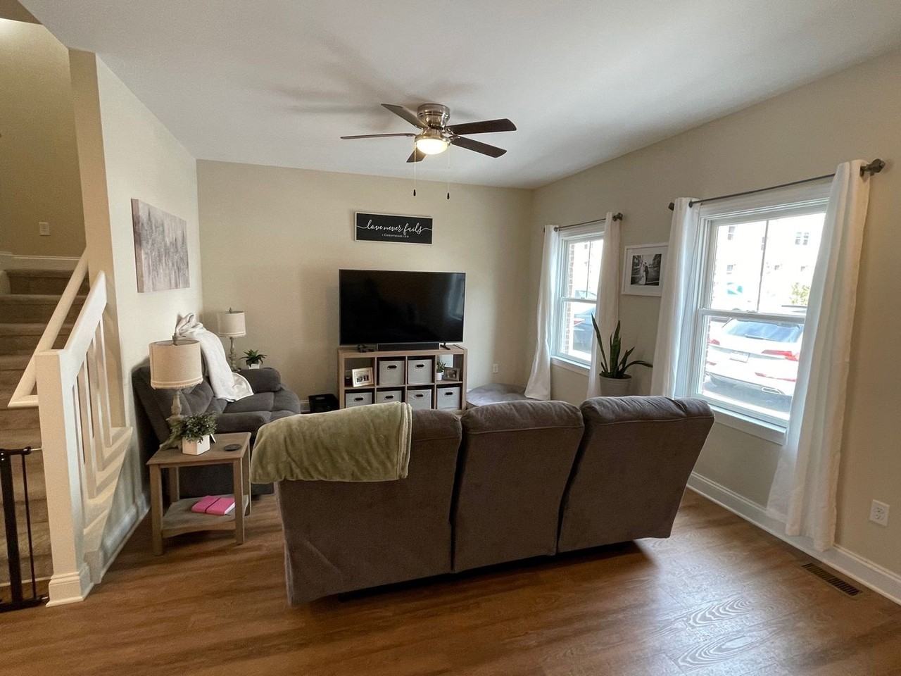 2223 Deyerle Ave - Photo 2 of 16