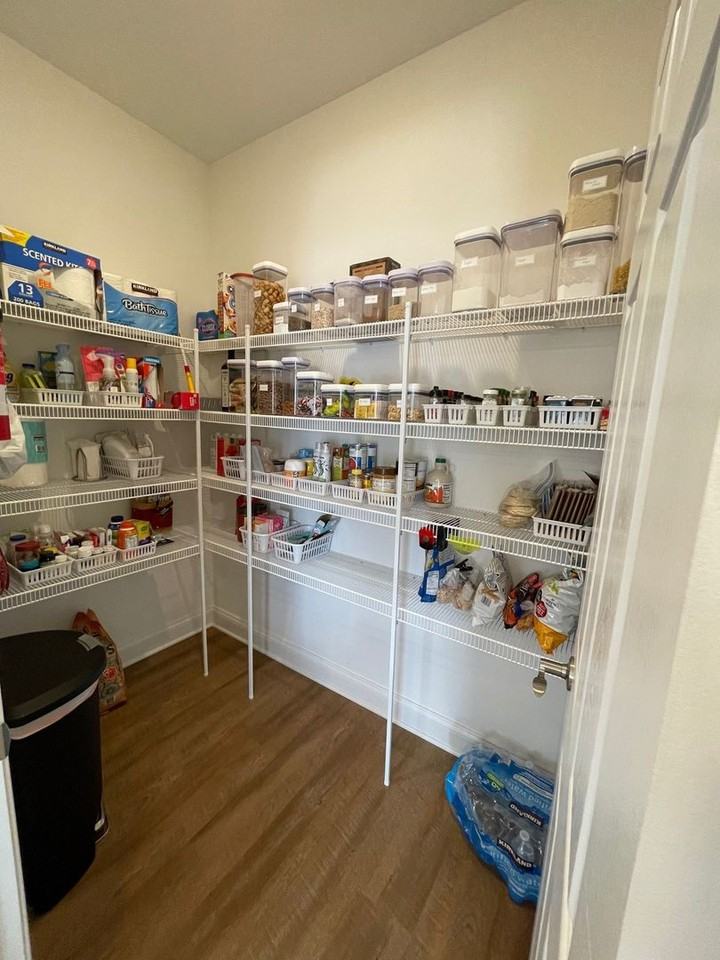 2223 Deyerle Ave - Photo 6 of 16