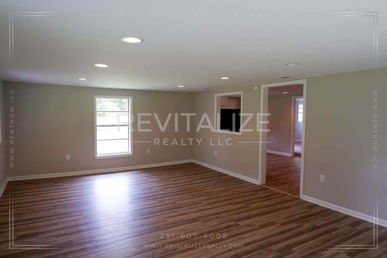 2421 Arc Rd - Photo 3 of 10