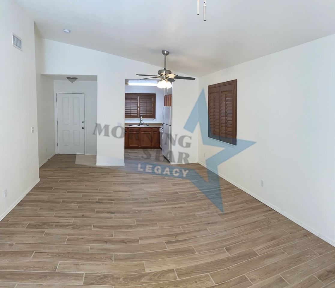 1320 Doniphan Pl - Photo 4 of 12