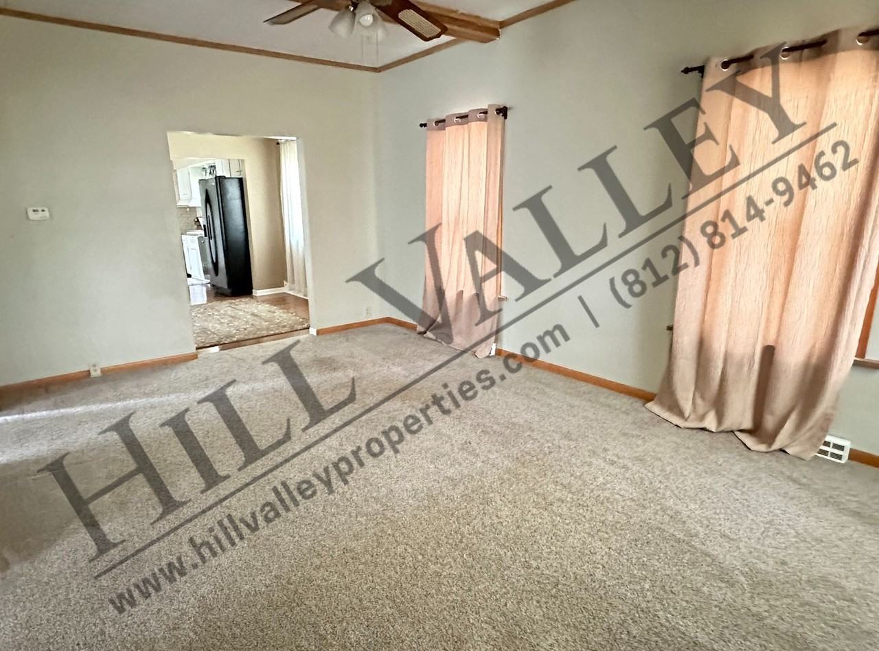 4301 S 9th St - Photo 2 of 16