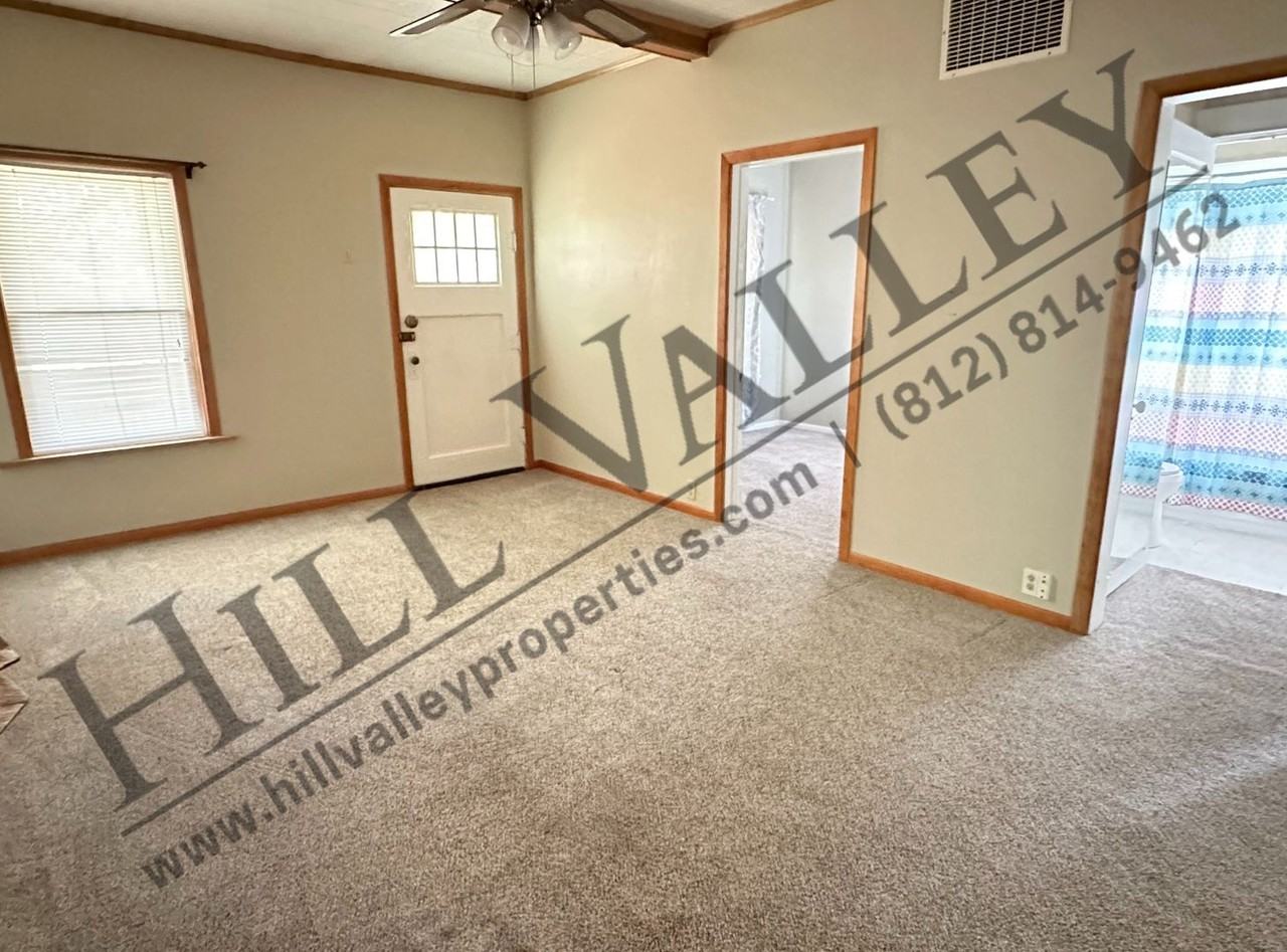 4301 S 9th St - Photo 3 of 16