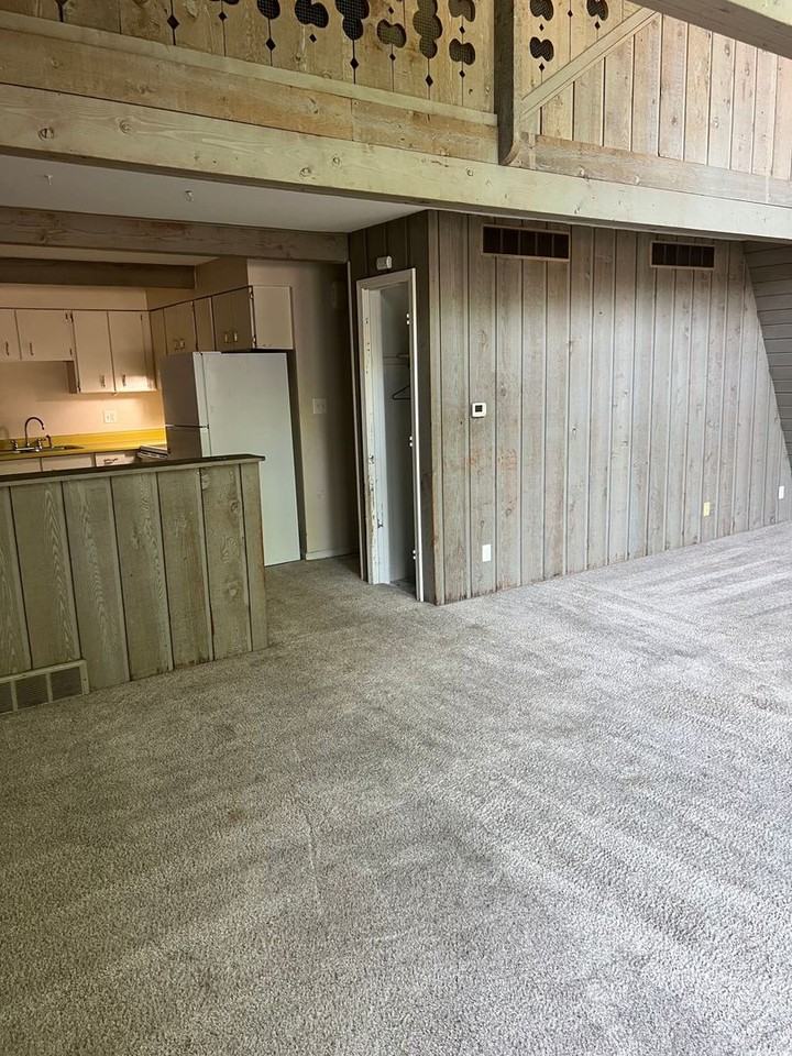 1806 Stanford Dr - Photo 4 of 15
