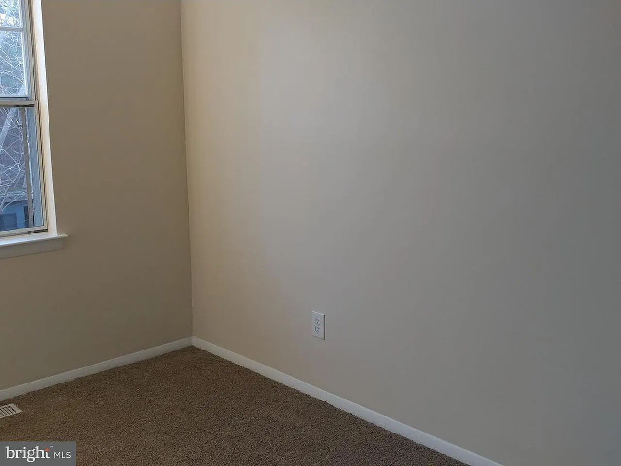 962 Topview Dr - Photo 6 of 11