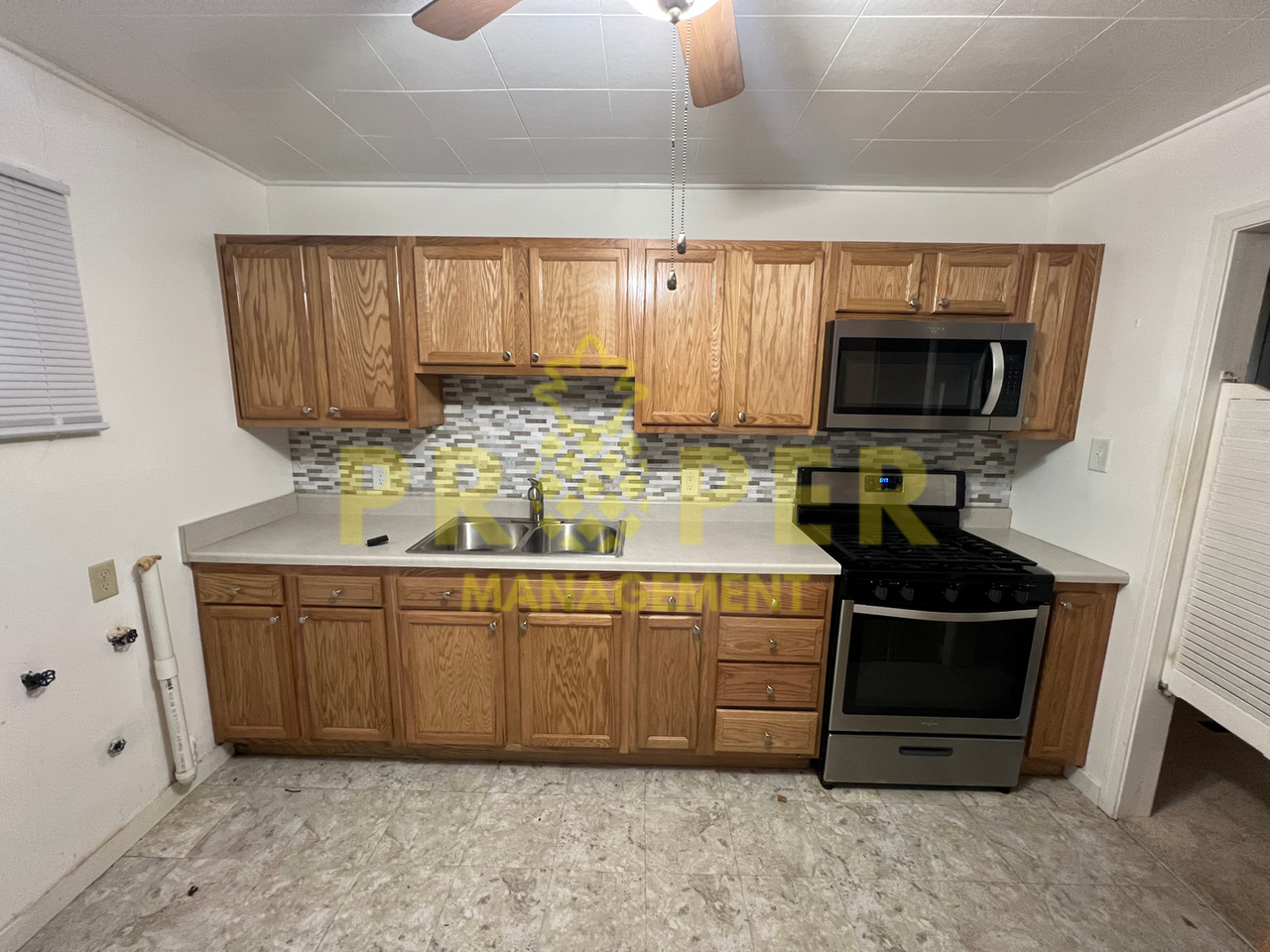 1704 S Gettysburg Ave - Photo 3 of 9