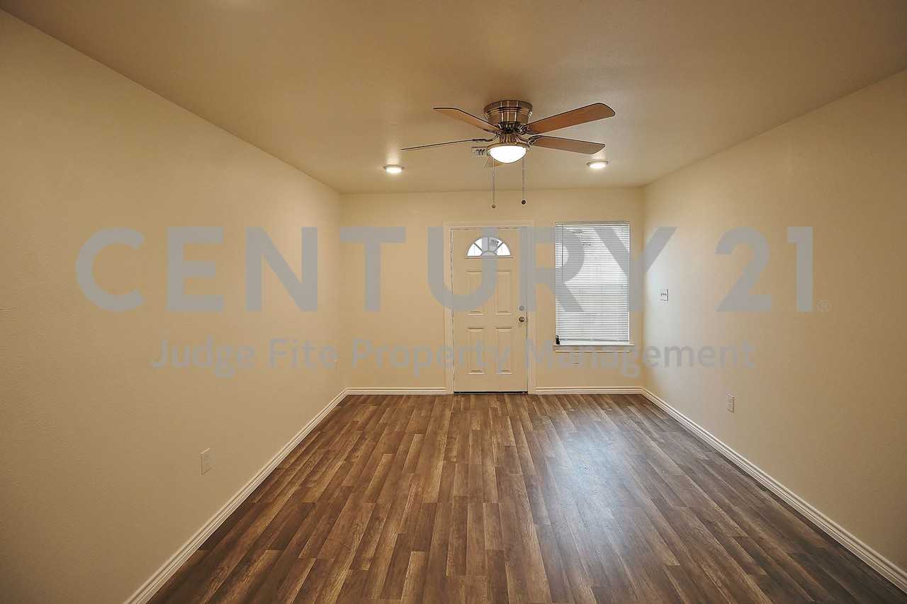 1508 Lynn Haven Ave - Photo 2 of 11