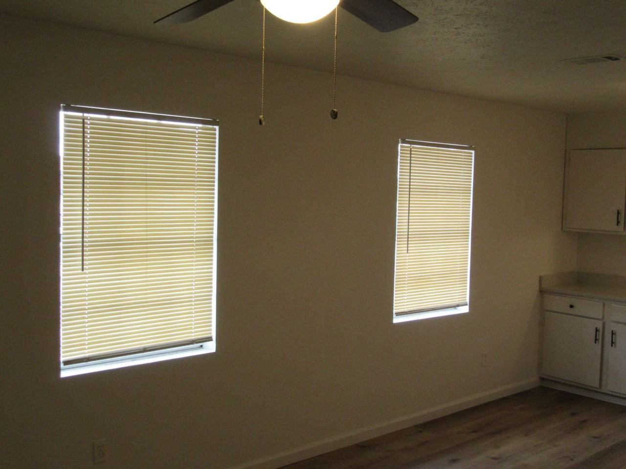 2814 N Panama Ave - Photo 3 of 12