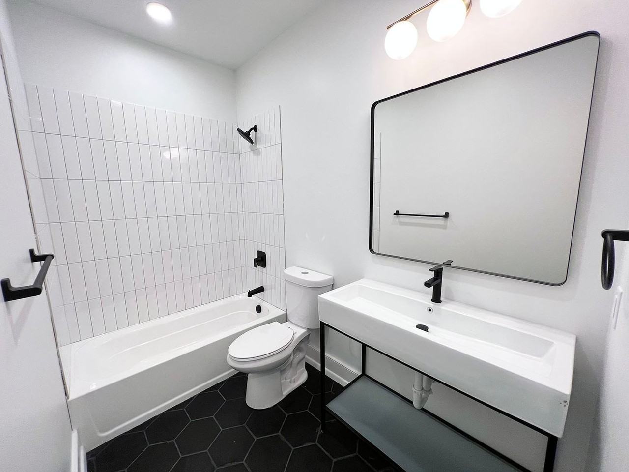 4021 Iowa - Photo 2 of 6