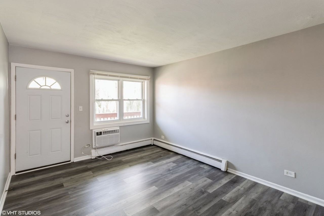 430 W Palatine Rd #12 - Photo 7 of 13