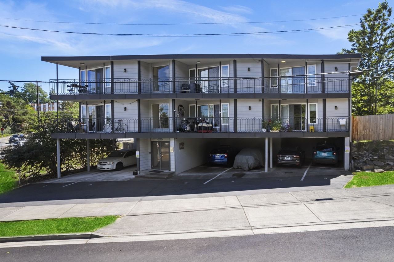 Quaker Court - Photo 3 of 4