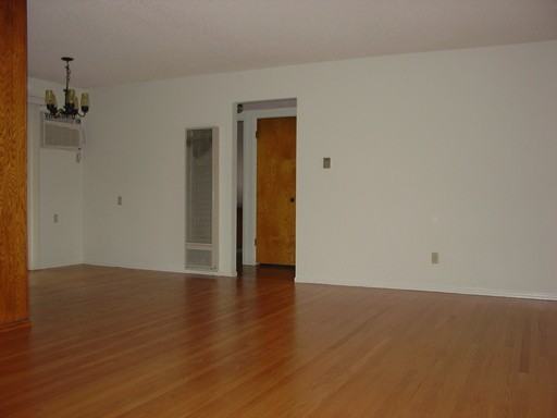 5060 Sandburg Dr - Photo 2 of 7