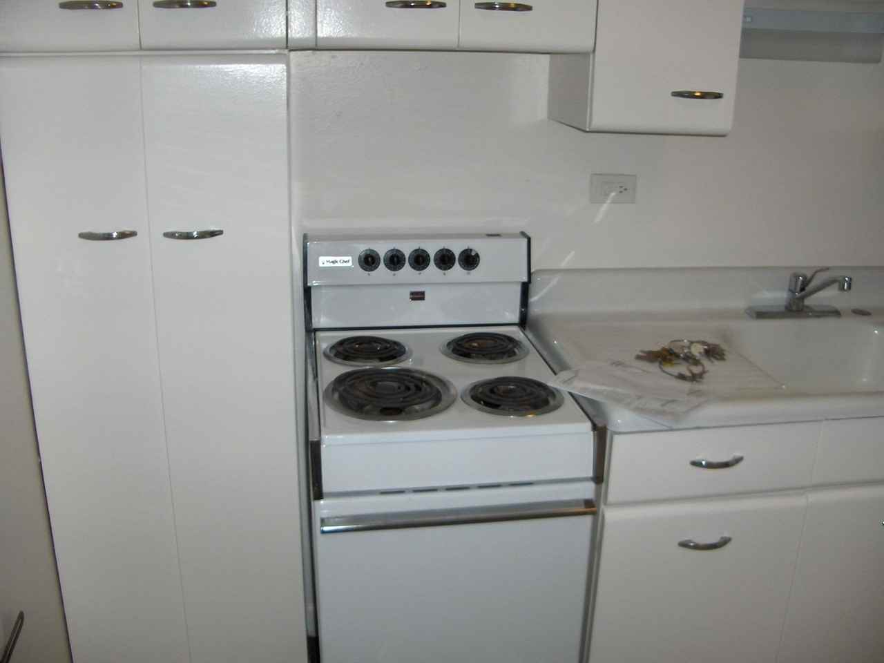 305 - *2213-15 Central Street Bldg* - Photo 4 of 6