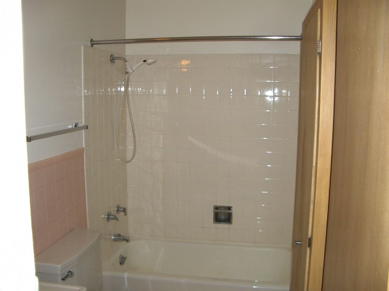305 - *2213-15 Central Street Bldg* - Photo 6 of 6