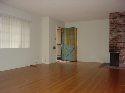 5060 Sandburg Dr - Photo 3 of 7